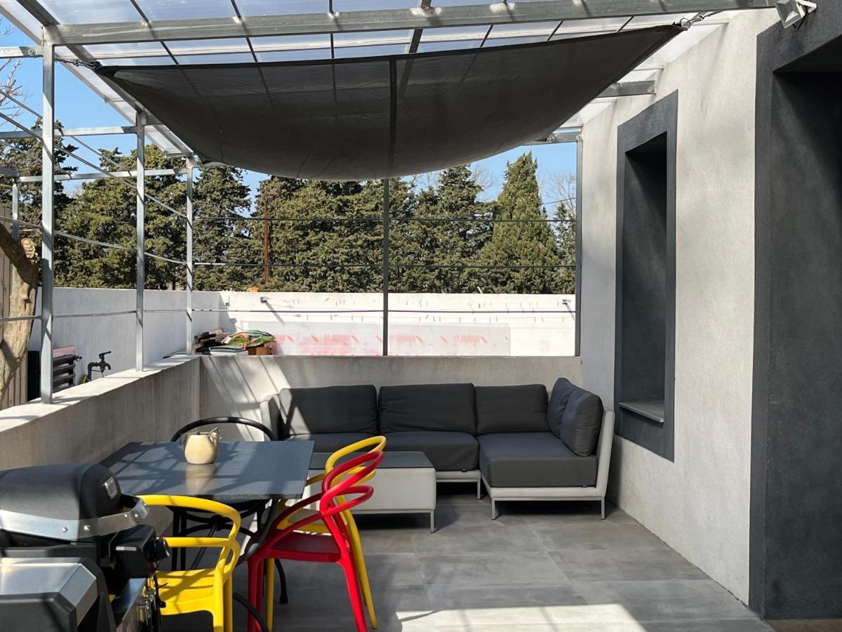 Aux 3 Domaines T2 Avec Terrasse Appartement Hyères Buitenkant foto
