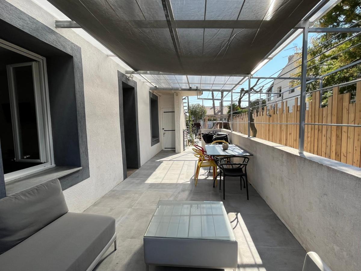Aux 3 Domaines T2 Avec Terrasse Appartement Hyères Buitenkant foto