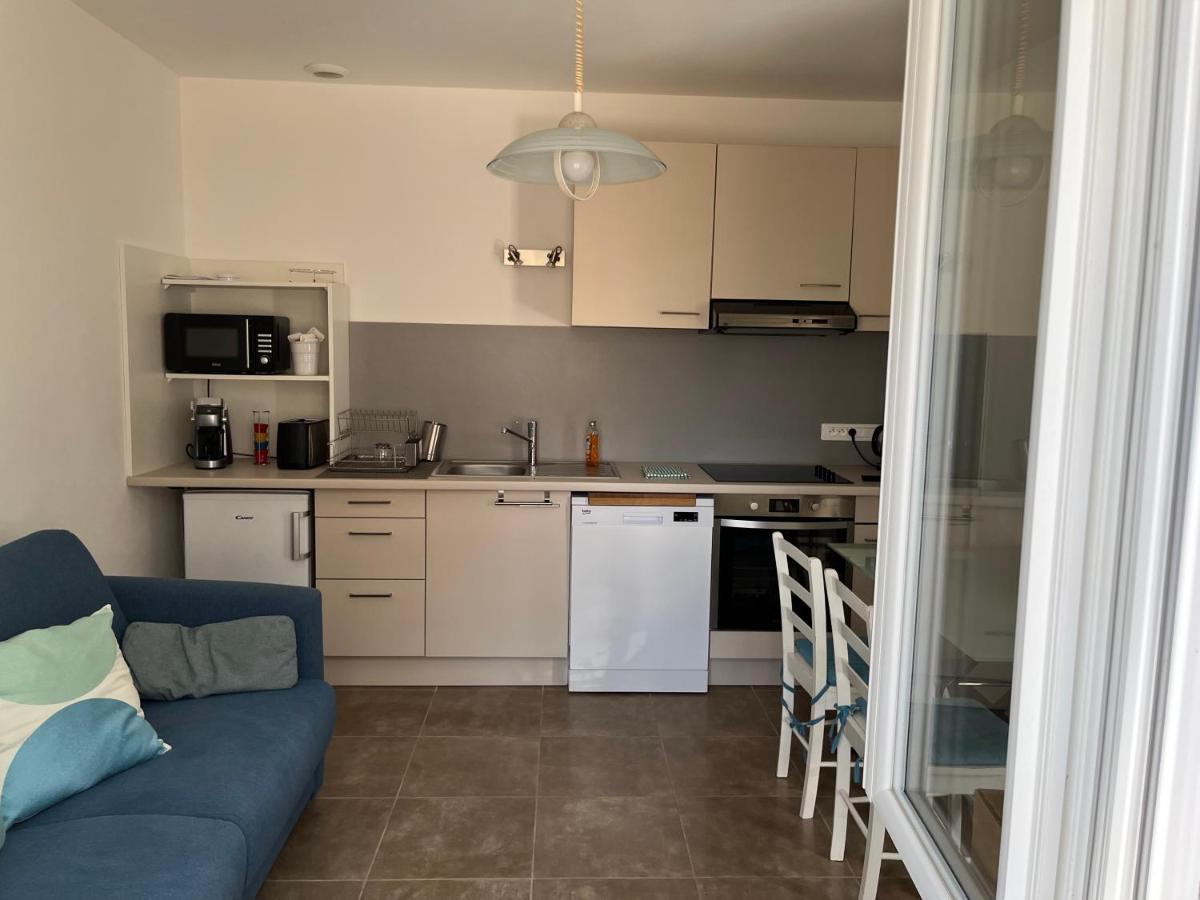 Aux 3 Domaines T2 Avec Terrasse Appartement Hyères Buitenkant foto